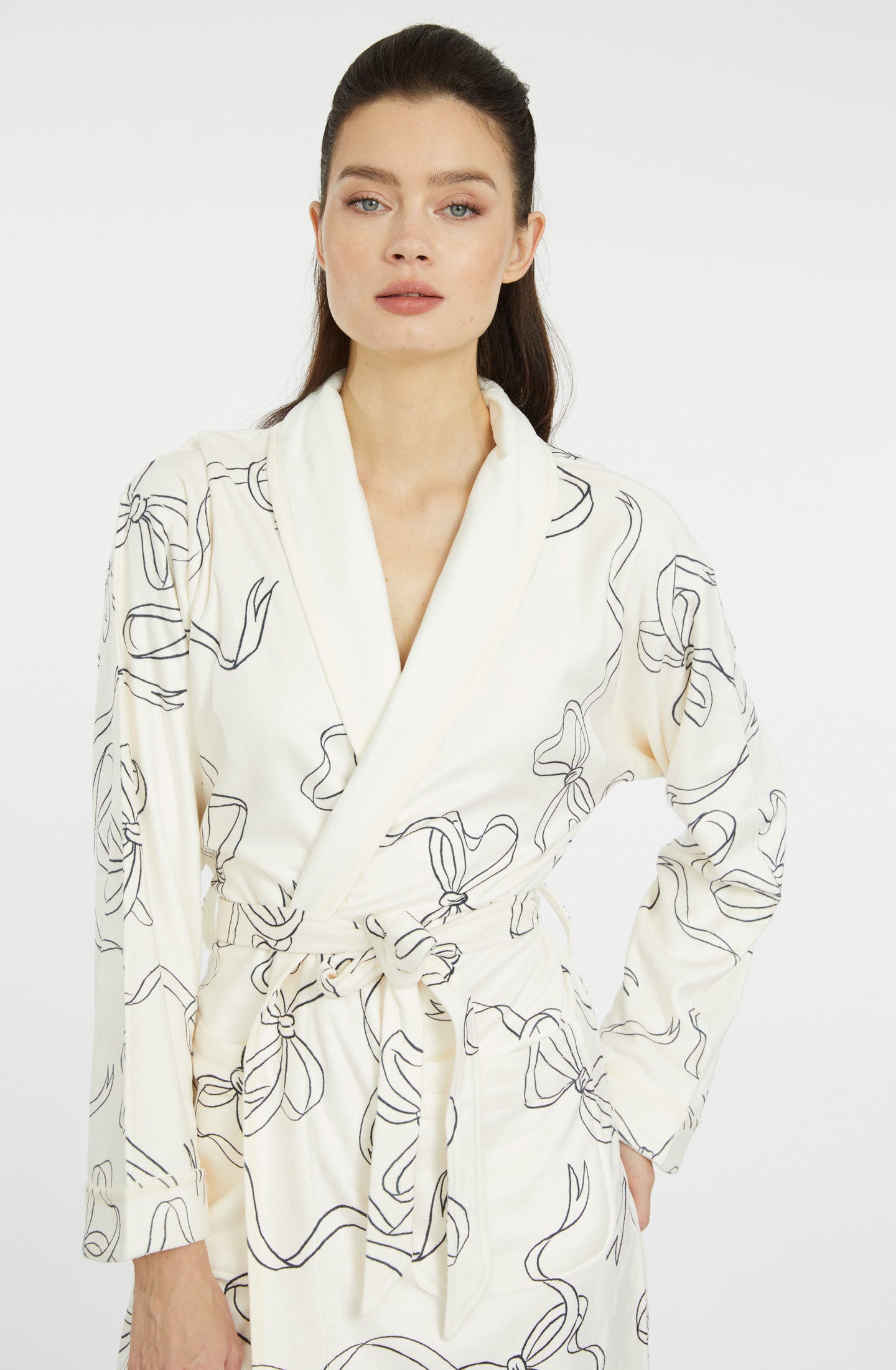 Bow White Long Robe