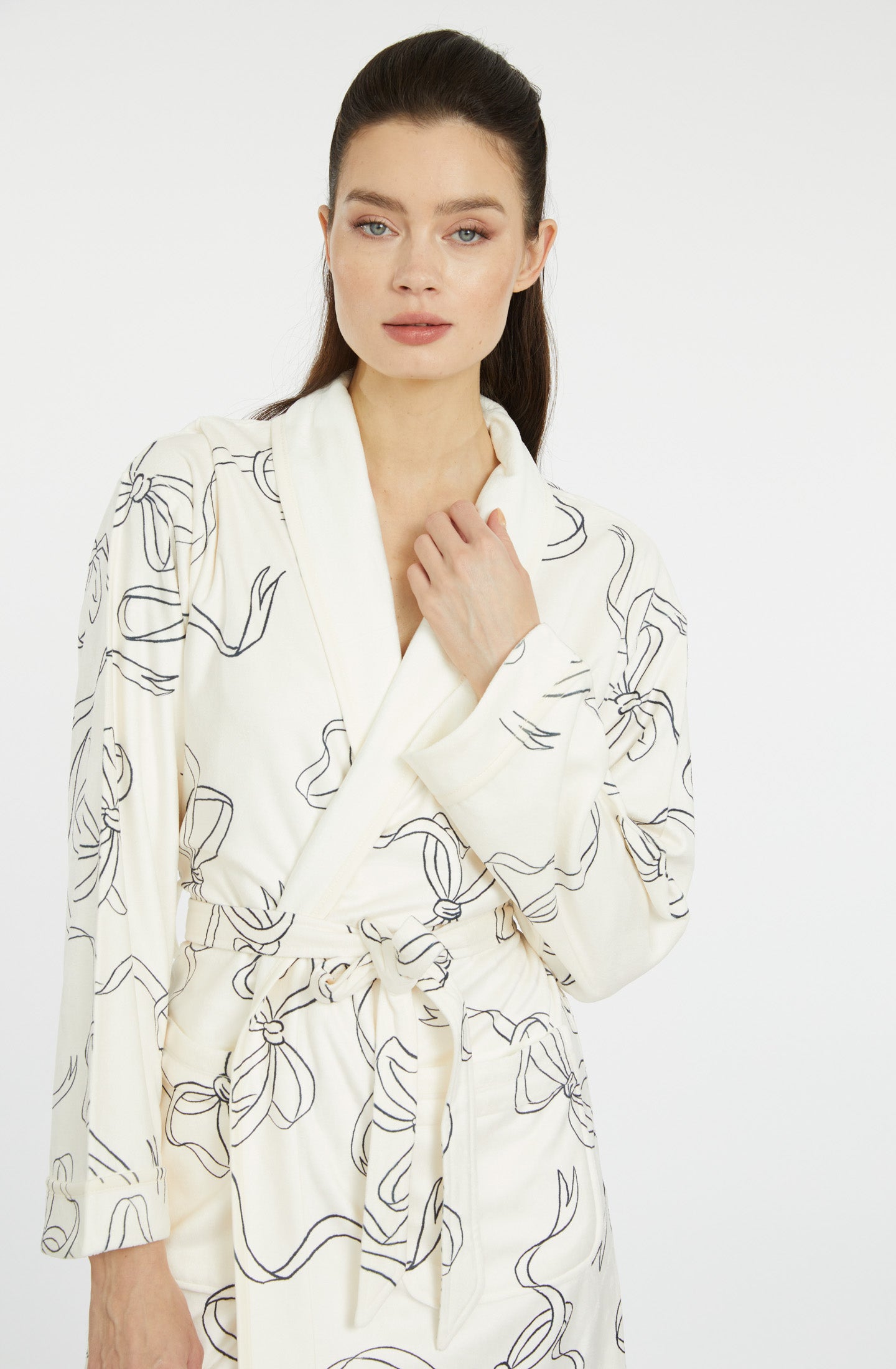 Bow White Long Robe