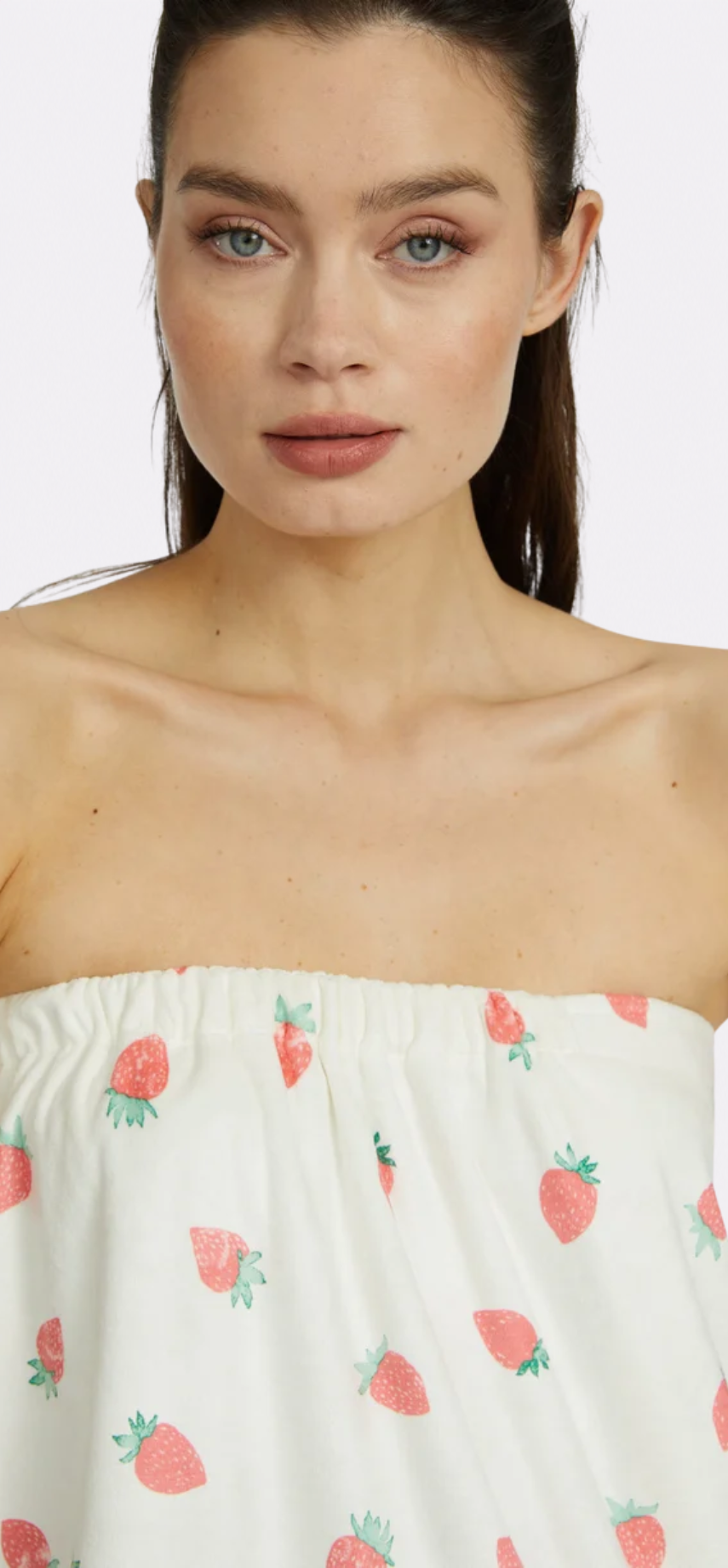 Strawberry Field Spa Wrap