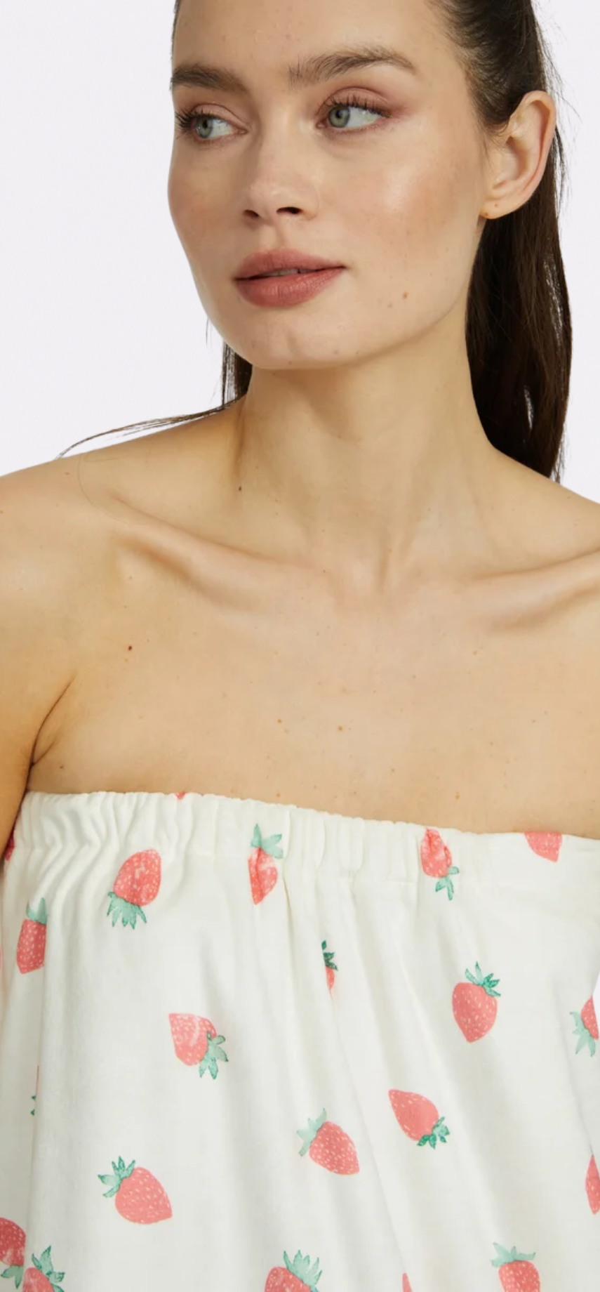 Strawberry Field Spa Wrap